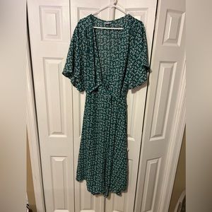 Avenue Dress plus size green